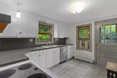 33 Spruce St, Shrewsbury, MA 01545 - Photo 9