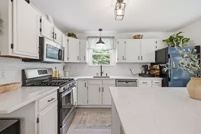 16 Fairview Farm Rd, Haverhill, MA 01832 - Photo 5