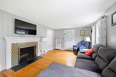 37 Valentine St, Agawam, MA 01001 - Photo 7