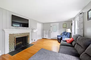 37 Valentine St, Agawam, MA 01001 - Photo 7