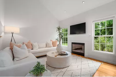 39 Village Cir #39, Milford, MA 01757 - Photo 5