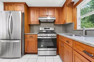 8 Governor Fuller Rd, Billerica, MA 01821 - Photo 15