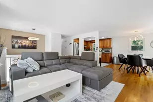 8 Governor Fuller Rd, Billerica, MA 01821 - Photo 13