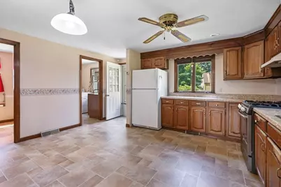 25 Prince Avenue, West Springfield, MA 01089 - Photo 5