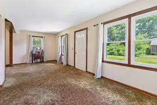 25 Prince Ave, West Springfield, MA 01089 - Photo 9