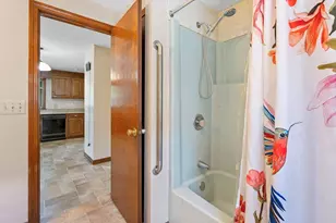 25 Prince Ave, West Springfield, MA 01089 - Photo 19