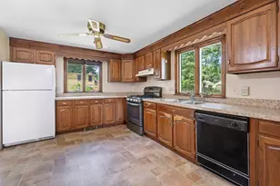 25 Prince Ave, West Springfield, MA 01089 - Photo 7