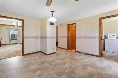 25 Prince Avenue, West Springfield, MA 01089 - Photo 17