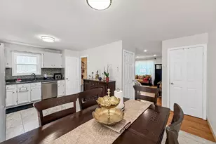 31 Wallace Cir, Malden, MA 02148 - Photo 13