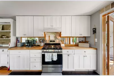 31 Forest Ave, Essex, MA 01929 - Photo 7