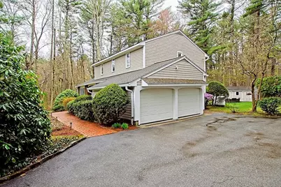 2 Nottingham Dr, Raynham, MA 02767 - Photo 3