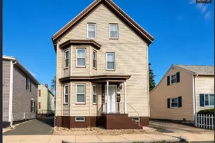 24 Tracey St, Peabody, MA 01960 - Photo 5
