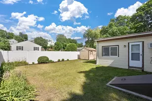 73 Sweetwater St, Saugus, MA 01906 - Photo 19
