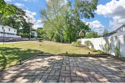 73 Sweetwater St, Saugus, MA 01906 - Photo 17