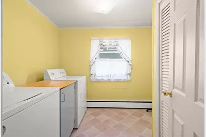 73 Sweetwater St, Saugus, MA 01906 - Photo 15