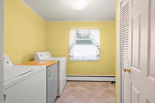 73 Sweetwater St, Saugus, MA 01906 - Photo 15