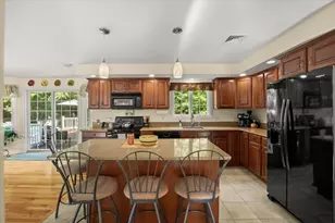 240 Burt St, Taunton, MA 02780 - Photo 15