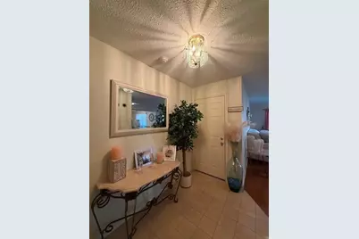 18 Weatherly Dr #4, Salem, MA 01970 - Photo 5
