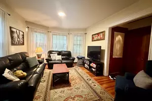 33 Pearl St, Newton, MA 02458 - Photo 3
