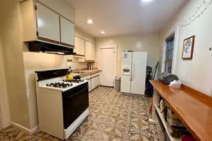 33 Pearl St, Newton, MA 02458 - Photo 9