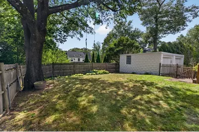 20 Hill Top Rd, Wellesley, MA 02482 - Photo 19