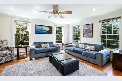 18 Stratford Dr, Dartmouth, MA 02747 - Photo 5