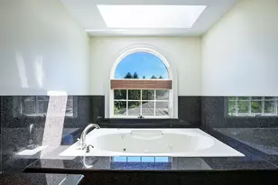 18 Stratford Dr, Dartmouth, MA 02747 - Photo 13