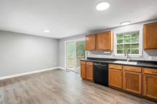1020 Somerset Ave, Dighton, MA 02764 - Photo 15