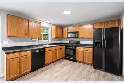 1020 Somerset Avenue #15, Dighton, MA 02764 - Photo 13