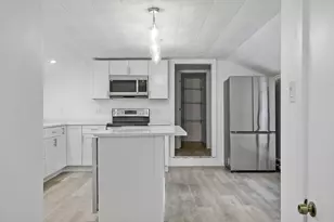 47 Railroad Ave, Rowley, MA 01969 - Photo 5