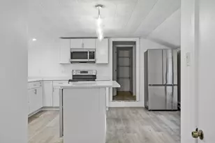 47 Railroad Ave, Rowley, MA 01969 - Photo 5