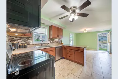 2 Amesbury St, Worcester, MA 01605 - Photo 7