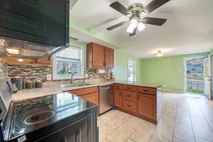 2 Amesbury St, Worcester, MA 01605 - Photo 7