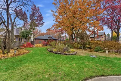 1176 Worthington St, Springfield, MA 01109 - Photo 37