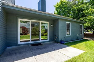 502 Ridgefield Cir, Clinton, MA 01510 - Photo 23