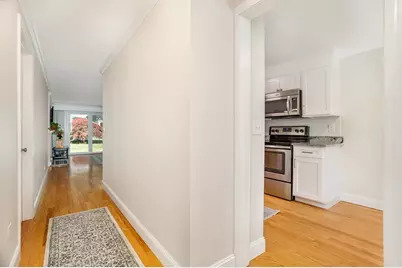 502 Ridgefield Cir #A, Clinton, MA 01510 - Photo 3