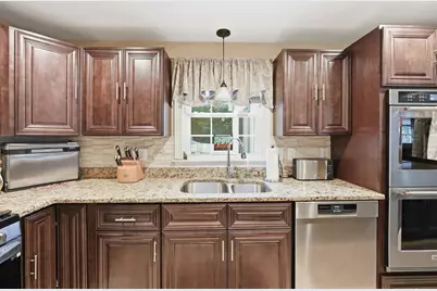 45 Constitution Dr, Leominster, MA 01453 - Photo 13