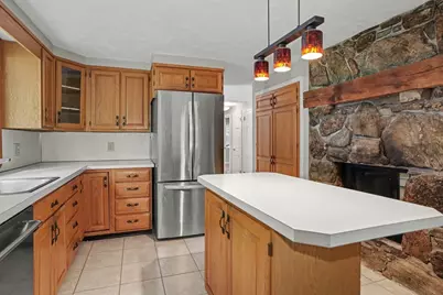 42 Ball St, Northborough, MA 01532 - Photo 5