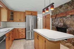 42 Ball St, Northborough, MA 01532 - Photo 5