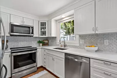 341 Seaview Ave, Swansea, MA 02777 - Photo 17