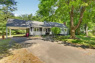 156 Bedford St, Middleborough, MA 02346 - Photo 3