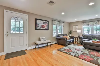 33 Reynolds Rd, Wakefield, MA 01880 - Photo 3