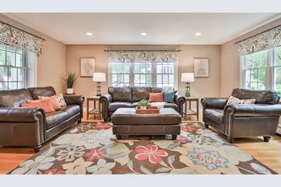 33 Reynolds Rd, Wakefield, MA 01880 - Photo 5