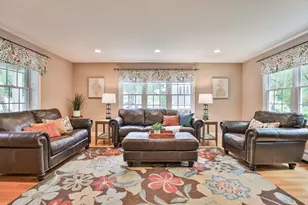 33 Reynolds Rd, Wakefield, MA 01880 - Photo 5
