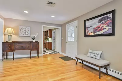 33 Reynolds Rd, Wakefield, MA 01880 - Photo 9