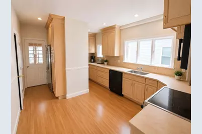 9 Bradford Ave #1, Medford, MA 02155 - Photo 7