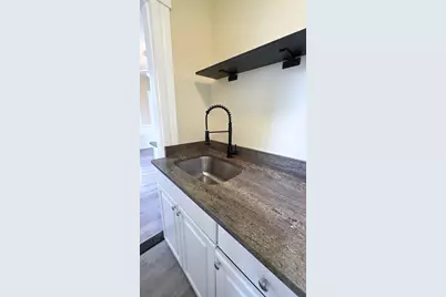 6 Warden St, Worcester, MA 01604 - Photo 13