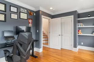8 Brighton St, Boston, MA 02129 - Photo 17