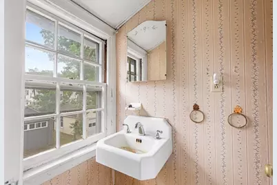 530 Montgomery Street, Fall River, MA 02720 - Photo 29