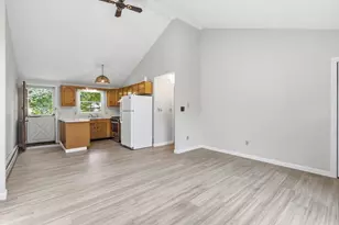 17 Cochrane St, Methuen, MA 01844 - Photo 7